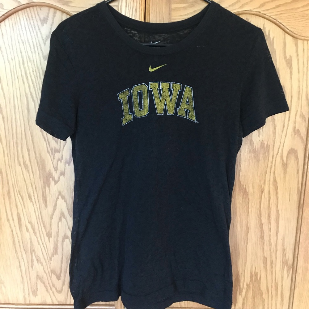 🔥Nike University of Iowa Ladies Tee Top-Medium